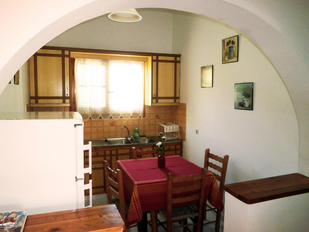 Paraskevi Apartments Ypsos Zimmer foto